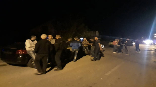 МРЧАЈЕВЦИ НА НОГАМА: Девојка побегла код стрица, љути мештани мисле да је дрогирао или уценио